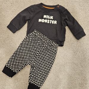 Cat & Jack Black and White Milk Monster Set